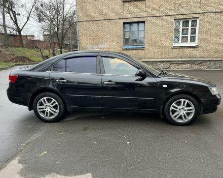 Чорний Хендай Соната, об'ємом двигуна 2 л та пробігом 280 тис. км за 4300 $, фото 3 на Automoto.ua