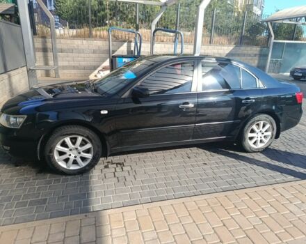 Черный Хендай Соната, объемом двигателя 2 л и пробегом 293 тыс. км за 6200 $, фото 3 на Automoto.ua