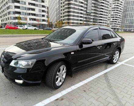 Черный Хендай Соната, объемом двигателя 2 л и пробегом 242 тыс. км за 5750 $, фото 2 на Automoto.ua