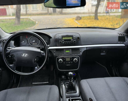 Чорний Хендай Соната, об'ємом двигуна 2 л та пробігом 266 тис. км за 6500 $, фото 15 на Automoto.ua