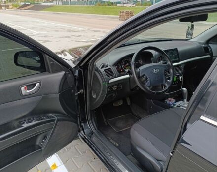 Черный Хендай Соната, объемом двигателя 2 л и пробегом 242 тыс. км за 5750 $, фото 13 на Automoto.ua