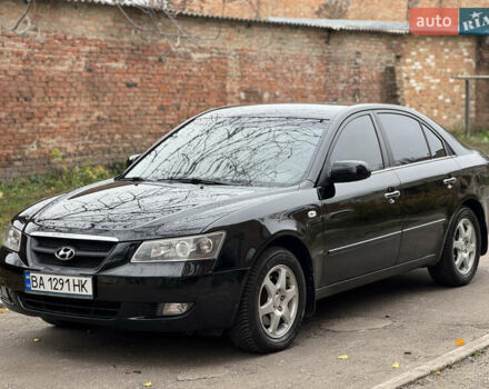 Чорний Хендай Соната, об'ємом двигуна 2 л та пробігом 266 тис. км за 6500 $, фото 4 на Automoto.ua