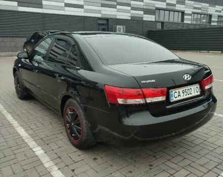 Черный Хендай Соната, объемом двигателя 2 л и пробегом 244 тыс. км за 6000 $, фото 5 на Automoto.ua