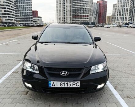 Черный Хендай Соната, объемом двигателя 2 л и пробегом 242 тыс. км за 5750 $, фото 4 на Automoto.ua