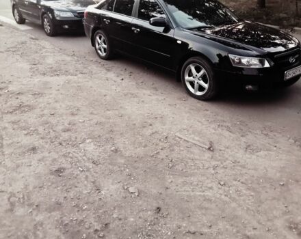 Черный Хендай Соната, объемом двигателя 2 л и пробегом 293 тыс. км за 6200 $, фото 15 на Automoto.ua