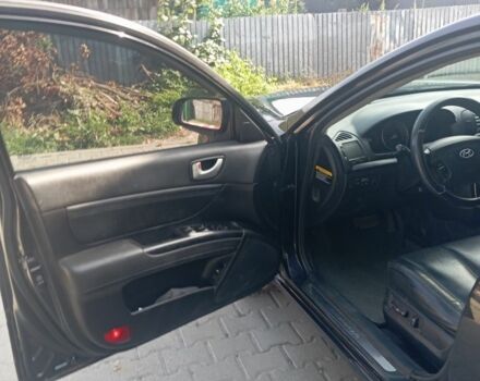 Черный Хендай Соната, объемом двигателя 2.4 л и пробегом 111 тыс. км за 5000 $, фото 7 на Automoto.ua