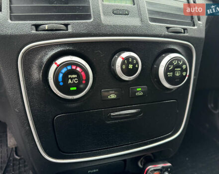 Черный Хендай Соната, объемом двигателя 2 л и пробегом 239 тыс. км за 5200 $, фото 31 на Automoto.ua