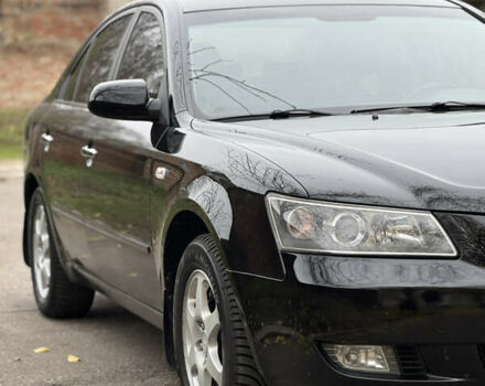 Чорний Хендай Соната, об'ємом двигуна 2 л та пробігом 266 тис. км за 6500 $, фото 1 на Automoto.ua