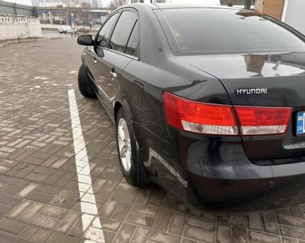 Черный Хендай Соната, объемом двигателя 2.4 л и пробегом 380 тыс. км за 5250 $, фото 1 на Automoto.ua