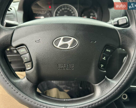 Черный Хендай Соната, объемом двигателя 2 л и пробегом 239 тыс. км за 5200 $, фото 27 на Automoto.ua