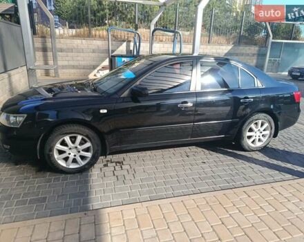 Чорний Хендай Соната, об'ємом двигуна 2 л та пробігом 293 тис. км за 5800 $, фото 4 на Automoto.ua