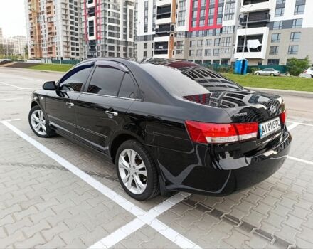 Черный Хендай Соната, объемом двигателя 2 л и пробегом 242 тыс. км за 5750 $, фото 5 на Automoto.ua