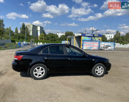 Черный Хендай Соната, объемом двигателя 2 л и пробегом 280 тыс. км за 4700 $, фото 5 на Automoto.ua