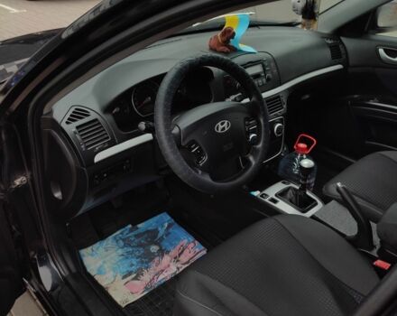 Черный Хендай Соната, объемом двигателя 2 л и пробегом 244 тыс. км за 6000 $, фото 6 на Automoto.ua