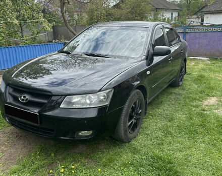 Чорний Хендай Соната, об'ємом двигуна 2 л та пробігом 300 тис. км за 5300 $, фото 1 на Automoto.ua