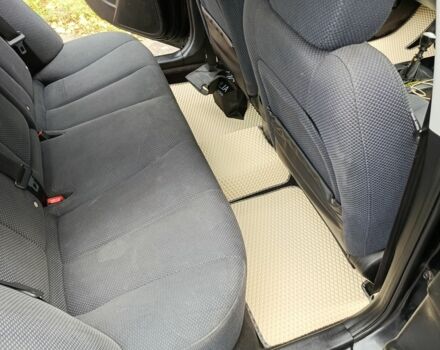 Черный Хендай Соната, объемом двигателя 2 л и пробегом 293 тыс. км за 6200 $, фото 8 на Automoto.ua