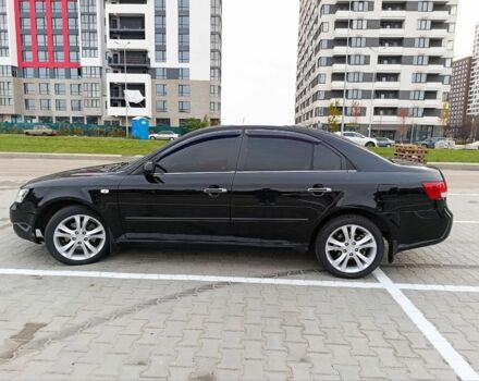 Черный Хендай Соната, объемом двигателя 2 л и пробегом 242 тыс. км за 5750 $, фото 6 на Automoto.ua