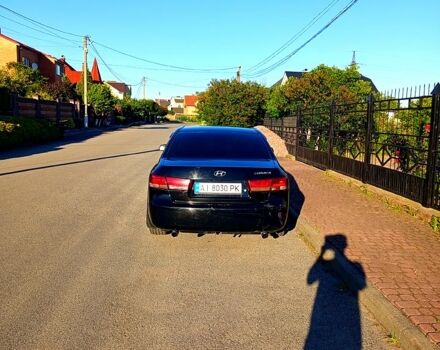 Черный Хендай Соната, объемом двигателя 2 л и пробегом 320 тыс. км за 6200 $, фото 7 на Automoto.ua