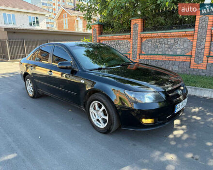 Черный Хендай Соната, объемом двигателя 2 л и пробегом 259 тыс. км за 5199 $, фото 2 на Automoto.ua