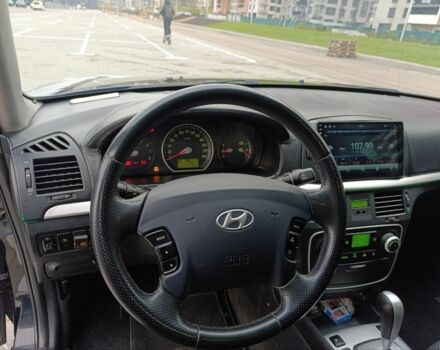 Черный Хендай Соната, объемом двигателя 2 л и пробегом 242 тыс. км за 5750 $, фото 10 на Automoto.ua