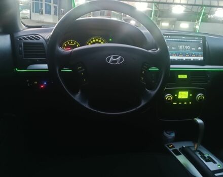 Черный Хендай Соната, объемом двигателя 2 л и пробегом 242 тыс. км за 5750 $, фото 19 на Automoto.ua