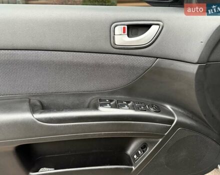 Черный Хендай Соната, объемом двигателя 2 л и пробегом 217 тыс. км за 6200 $, фото 41 на Automoto.ua