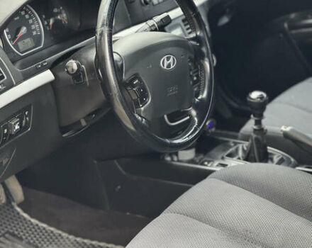 Чорний Хендай Соната, об'ємом двигуна 2 л та пробігом 266 тис. км за 6500 $, фото 11 на Automoto.ua