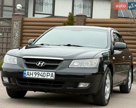 Черный Хендай Соната, объемом двигателя 2 л и пробегом 217 тыс. км за 6200 $, фото 1 на Automoto.ua