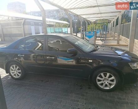 Чорний Хендай Соната, об'ємом двигуна 2 л та пробігом 293 тис. км за 5800 $, фото 5 на Automoto.ua