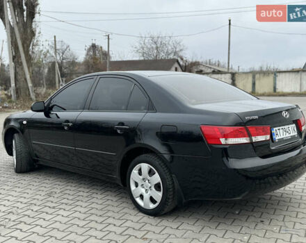 Черный Хендай Соната, объемом двигателя 2 л и пробегом 239 тыс. км за 5200 $, фото 5 на Automoto.ua