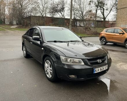 Чорний Хендай Соната, об'ємом двигуна 2 л та пробігом 280 тис. км за 4300 $, фото 2 на Automoto.ua