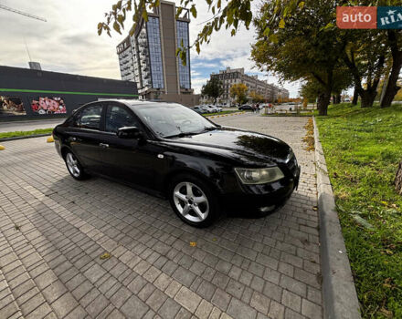 Чорний Хендай Соната, об'ємом двигуна 3.3 л та пробігом 166 тис. км за 6500 $, фото 5 на Automoto.ua