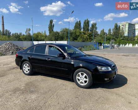 Черный Хендай Соната, объемом двигателя 2 л и пробегом 280 тыс. км за 4700 $, фото 6 на Automoto.ua
