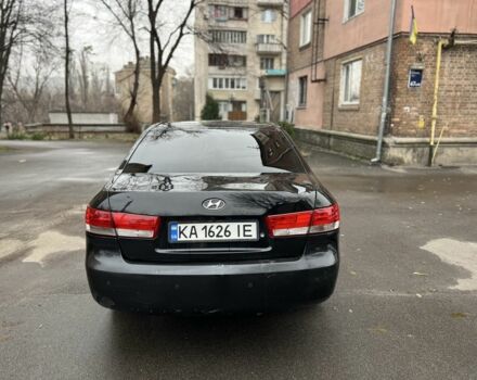 Чорний Хендай Соната, об'ємом двигуна 2 л та пробігом 280 тис. км за 4300 $, фото 5 на Automoto.ua