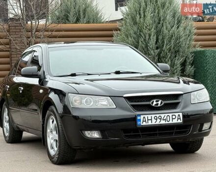 Черный Хендай Соната, объемом двигателя 2 л и пробегом 217 тыс. км за 6200 $, фото 10 на Automoto.ua