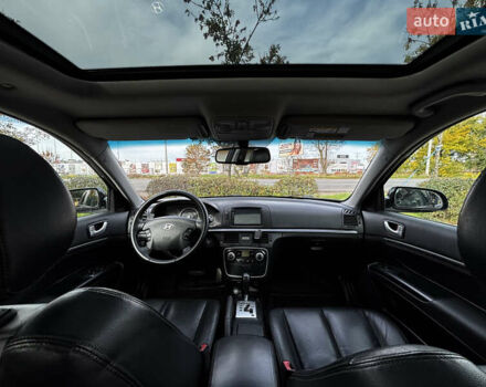 Чорний Хендай Соната, об'ємом двигуна 3.3 л та пробігом 166 тис. км за 6500 $, фото 17 на Automoto.ua