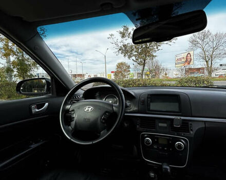 Чорний Хендай Соната, об'ємом двигуна 3.3 л та пробігом 166 тис. км за 6500 $, фото 15 на Automoto.ua