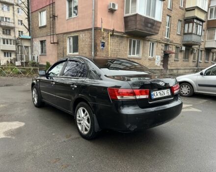 Чорний Хендай Соната, об'ємом двигуна 2 л та пробігом 280 тис. км за 4300 $, фото 4 на Automoto.ua