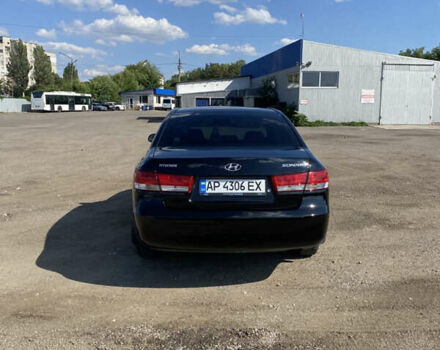 Черный Хендай Соната, объемом двигателя 2 л и пробегом 280 тыс. км за 4700 $, фото 3 на Automoto.ua