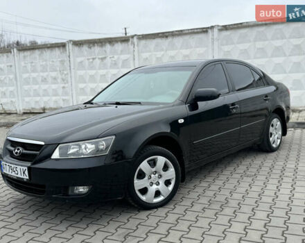 Черный Хендай Соната, объемом двигателя 2 л и пробегом 239 тыс. км за 5200 $, фото 2 на Automoto.ua