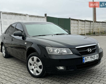 Черный Хендай Соната, объемом двигателя 2 л и пробегом 239 тыс. км за 5200 $, фото 14 на Automoto.ua