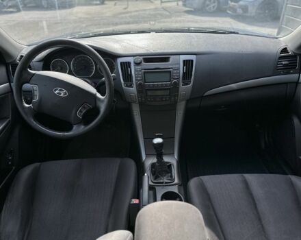 Черный Хендай Соната, объемом двигателя 2 л и пробегом 270 тыс. км за 5450 $, фото 14 на Automoto.ua