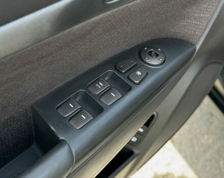 Черный Хендай Соната, объемом двигателя 2 л и пробегом 270 тыс. км за 5450 $, фото 11 на Automoto.ua