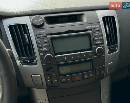 Черный Хендай Соната, объемом двигателя 2 л и пробегом 270 тыс. км за 5400 $, фото 33 на Automoto.ua