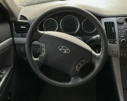 Черный Хендай Соната, объемом двигателя 2 л и пробегом 270 тыс. км за 5450 $, фото 15 на Automoto.ua