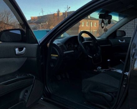 Черный Хендай Соната, объемом двигателя 2 л и пробегом 320 тыс. км за 5299 $, фото 6 на Automoto.ua