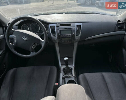 Черный Хендай Соната, объемом двигателя 2 л и пробегом 270 тыс. км за 5400 $, фото 28 на Automoto.ua