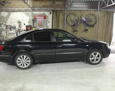 Черный Хендай Соната, объемом двигателя 2.4 л и пробегом 2 тыс. км за 3500 $, фото 3 на Automoto.ua