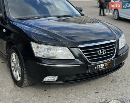 Черный Хендай Соната, объемом двигателя 2 л и пробегом 270 тыс. км за 5400 $, фото 7 на Automoto.ua