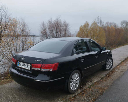 Черный Хендай Соната, объемом двигателя 2.4 л и пробегом 201 тыс. км за 5800 $, фото 4 на Automoto.ua
